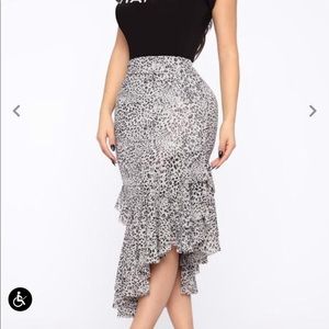 FASHIONOVA MIDI SKIRT